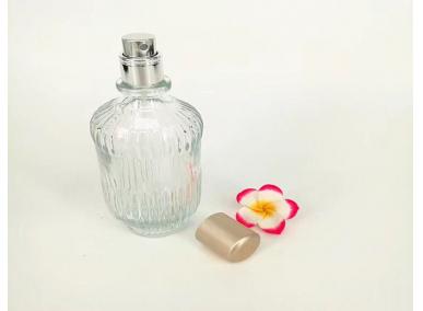 空のガラススプレー香水瓶