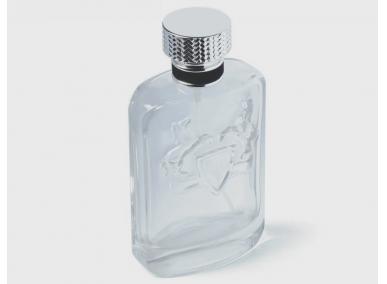 透明なガラスの香水瓶